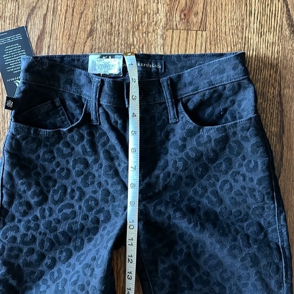 🆕 Rock & Republic Kashmiere Black Leopard Flocked Mid-Rise Legging-IRREGULAR - Picture 13 of 13